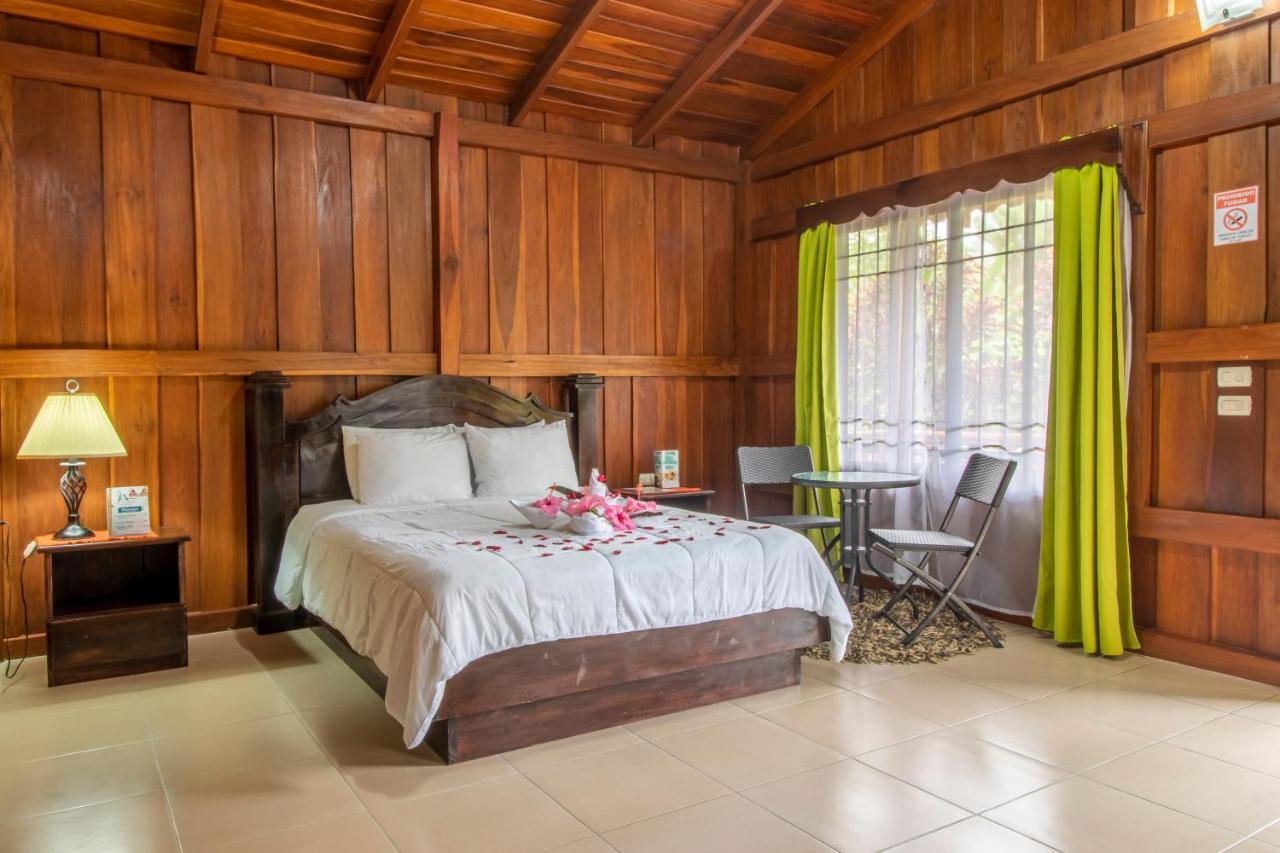 Hotel Rancho Cerro Azul La Fortuna Esterno foto