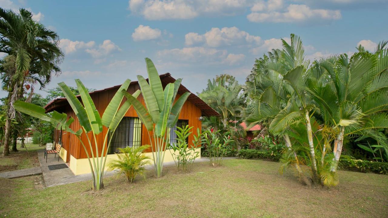 Hotel Rancho Cerro Azul La Fortuna Esterno foto