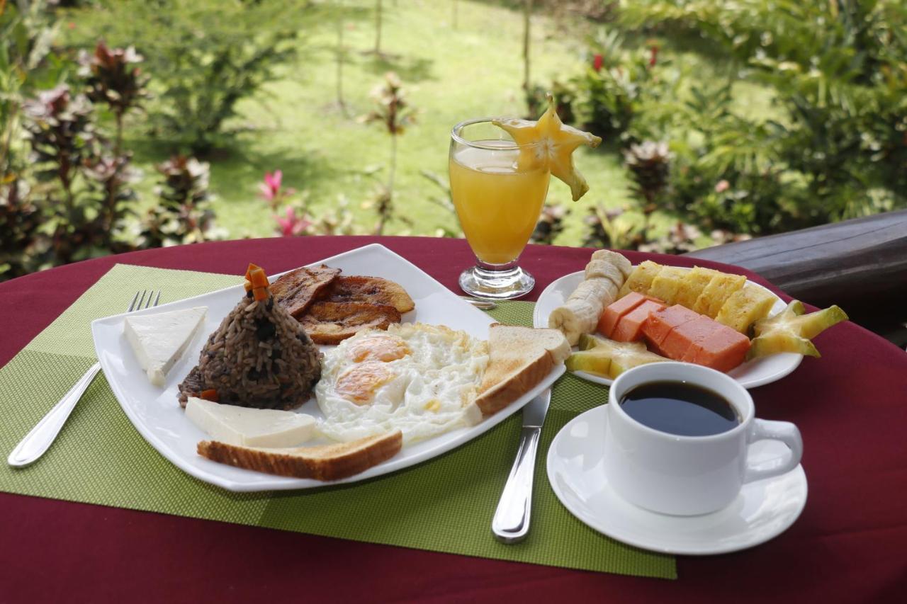 Hotel Rancho Cerro Azul La Fortuna Esterno foto