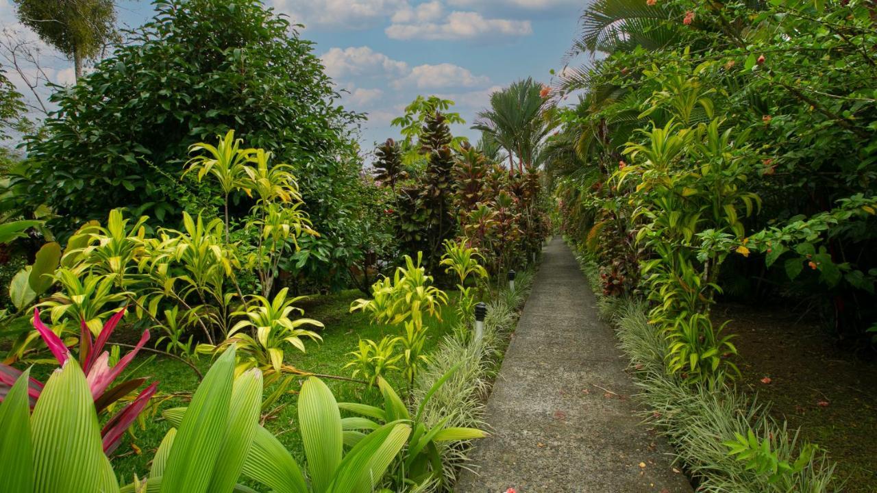 Hotel Rancho Cerro Azul La Fortuna Esterno foto