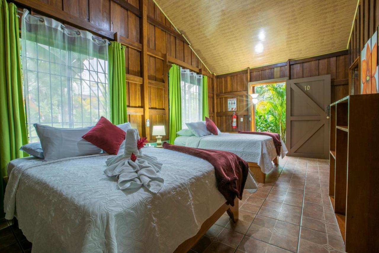 Hotel Rancho Cerro Azul La Fortuna Esterno foto