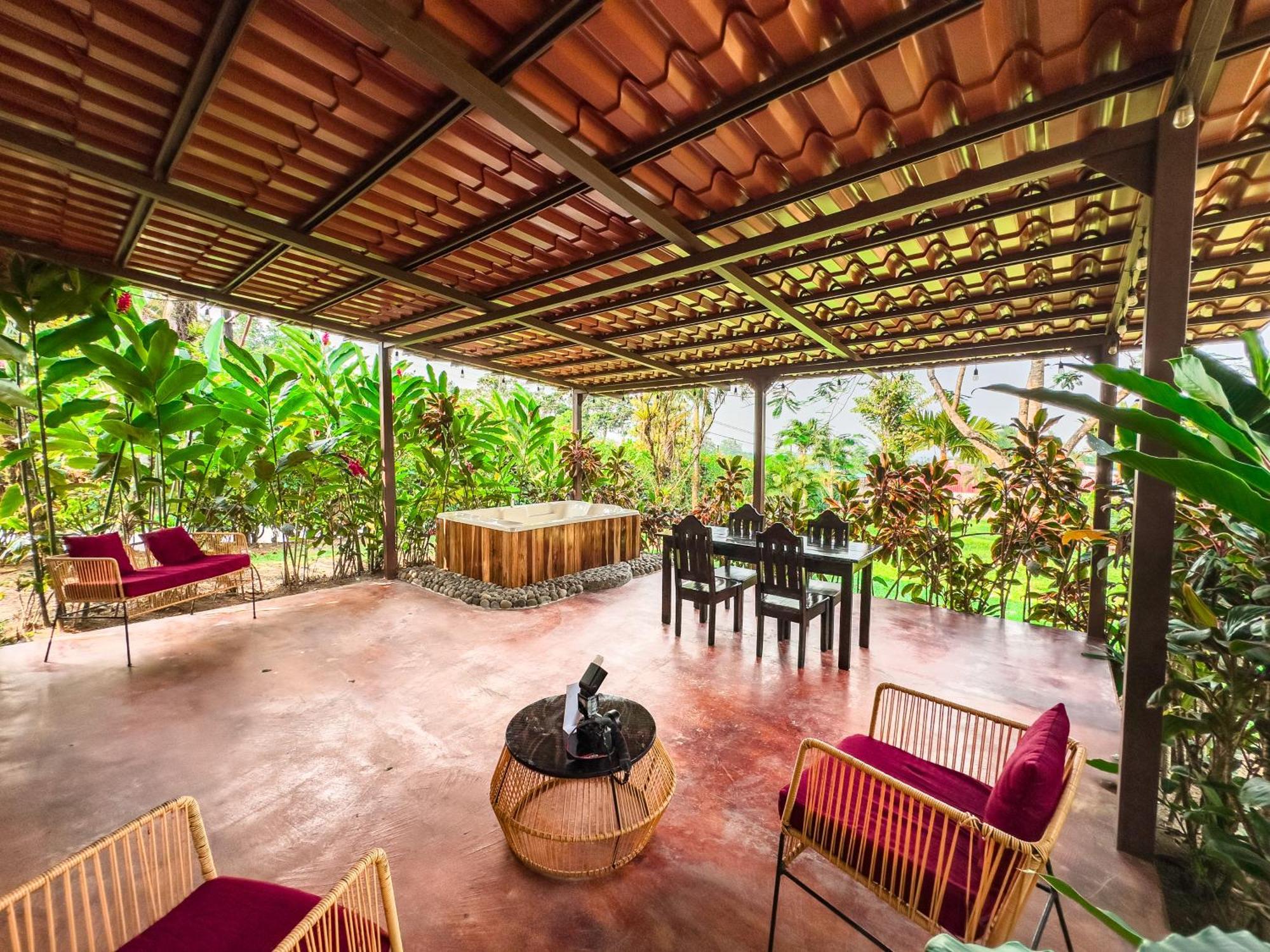 Hotel Rancho Cerro Azul La Fortuna Esterno foto